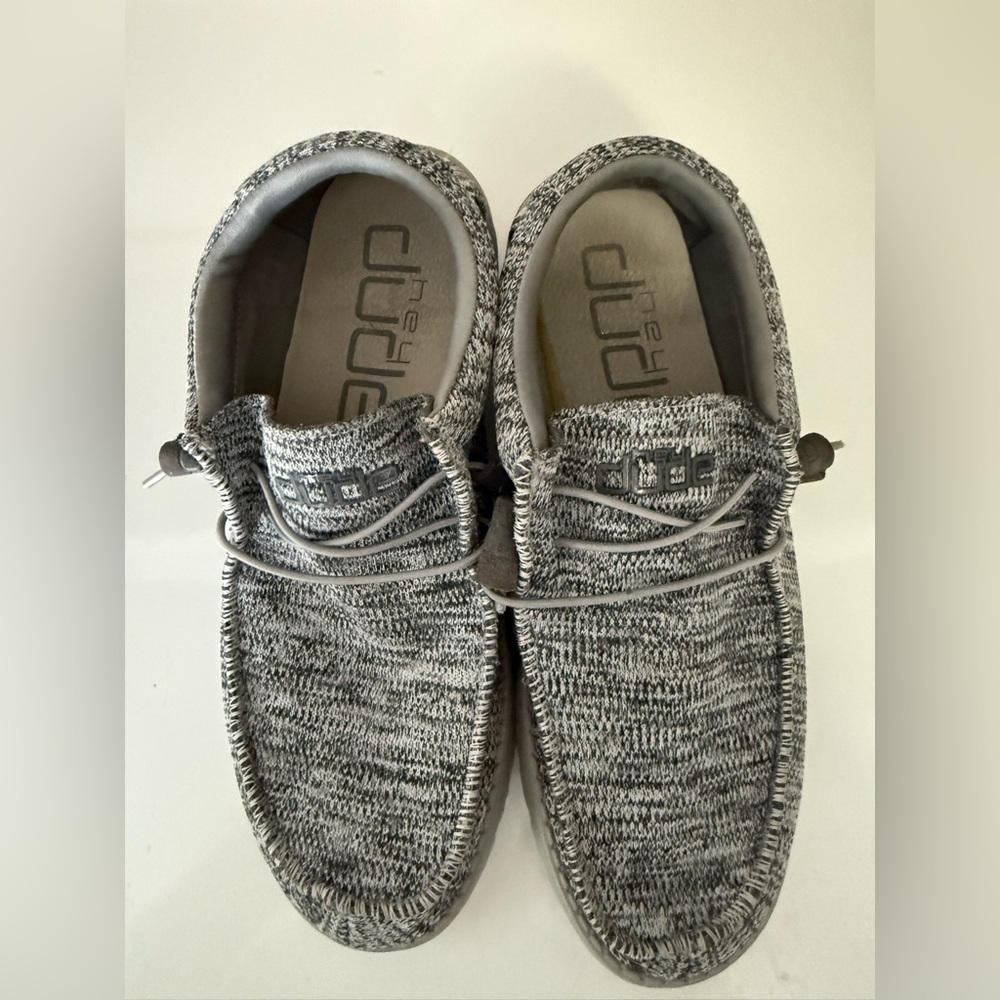 Hey Dude Men’s Gray Knit Slip-On Loafers size 10